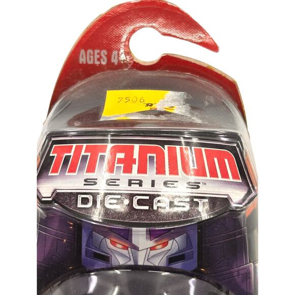 Megatron Hasbro Titanium Series Die Cast Transformer 2006 Action Figure Toy *NEW - Picture 3 of 6